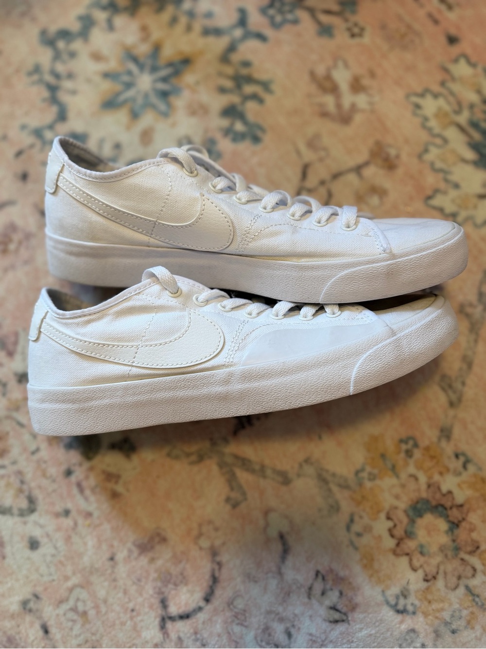 Men’s nike SB blazer court triple white size 8